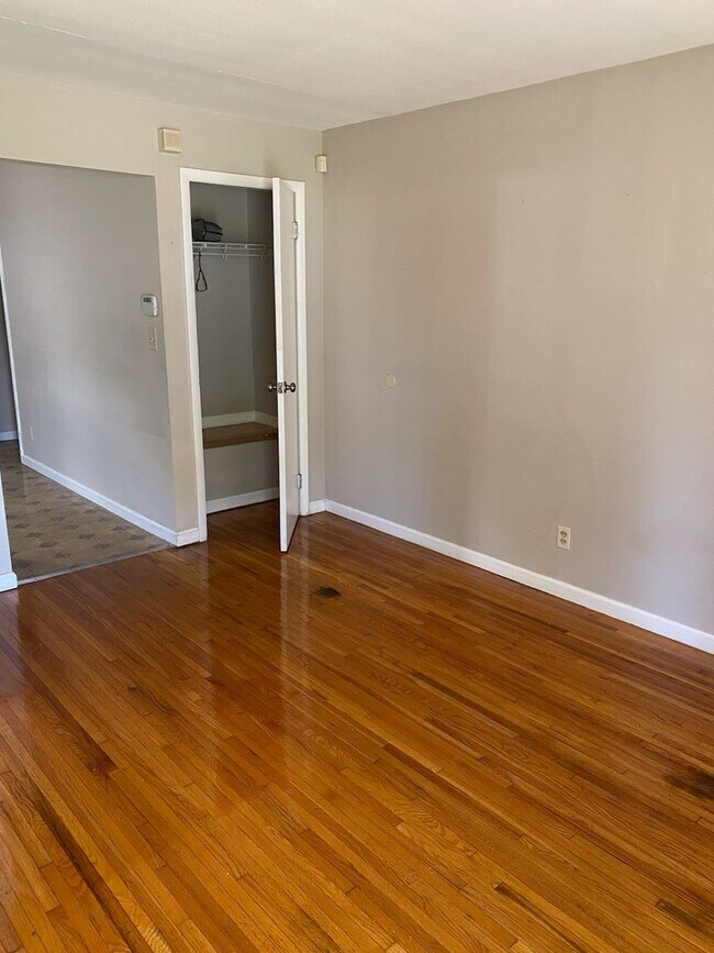 Building Photo - 2br/ 2ba House