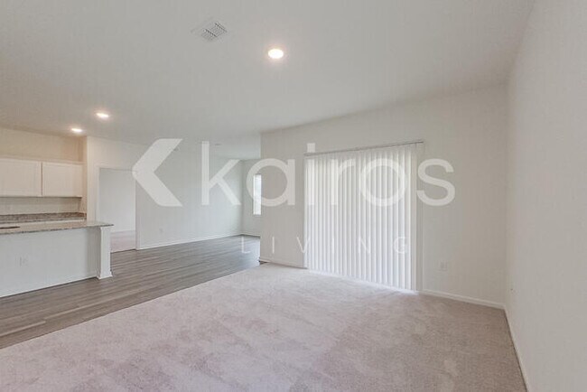 Building Photo - 635 Castillo Dr