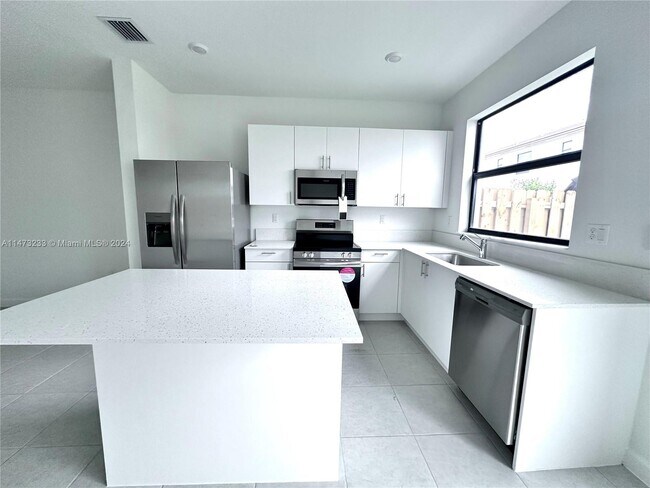 Foto del edificio - 12883 SW 234th St