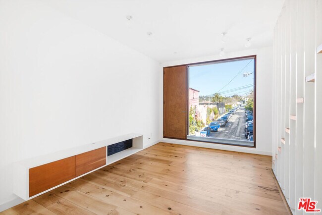 Foto del edificio - 1416 Fairbanks Pl