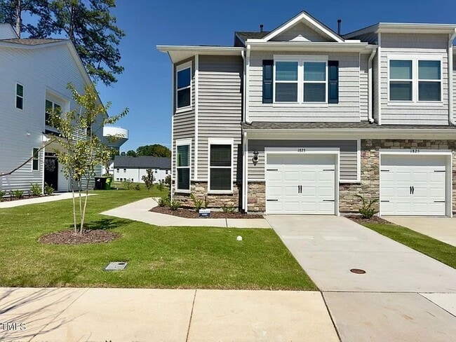 Building Photo - 1823 Hinesley Dr