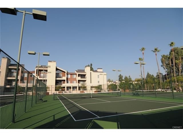Building Photo - 21450 Burbank Blvd