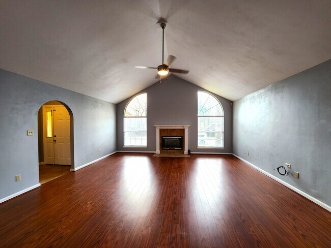 Building Photo - 5742 Countryside Dr