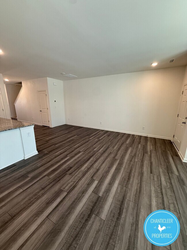 Building Photo - 329 Spaight Acrs Wy