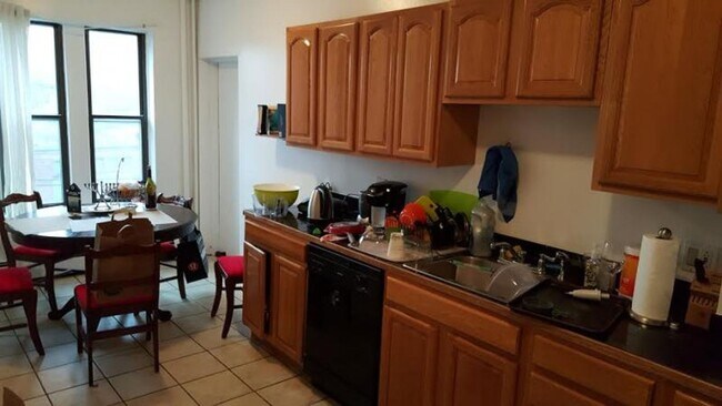 Foto del edificio - Beautiful 4 Bed in Fenway Available 9/1/26