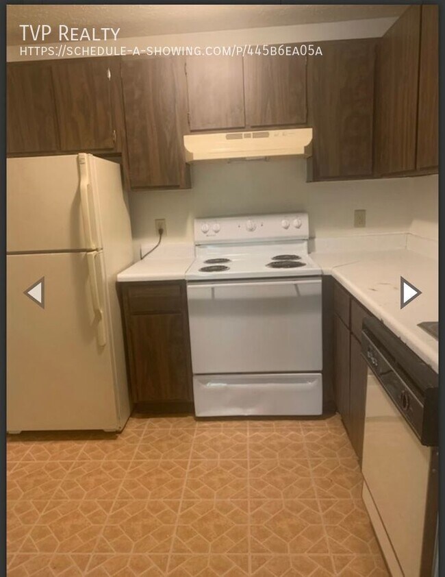Foto del edificio - 128 Fox Hill Ln