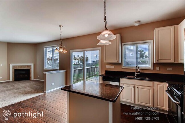 Building Photo - 688 Brighton Dr