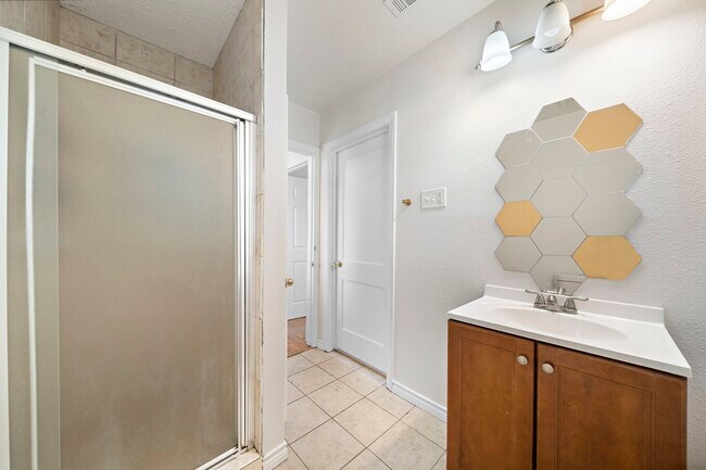 Foto del edificio - 404 Milwaukee St