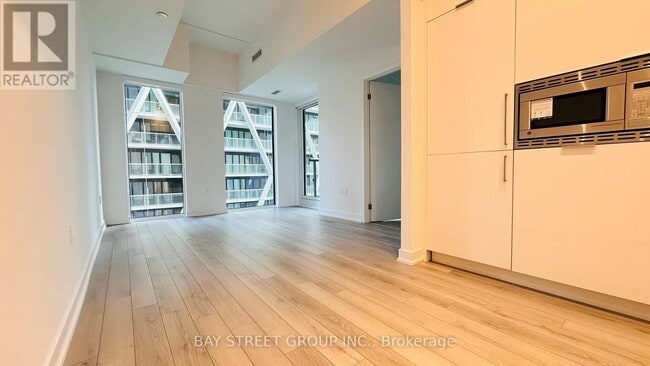 Building Photo - 238 Simcoe St