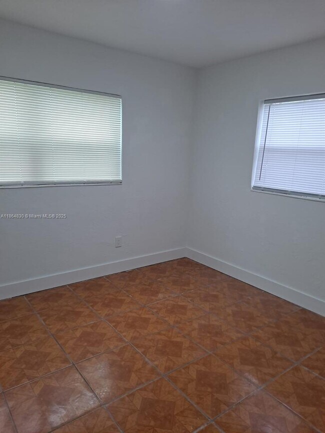 Foto del edificio - 6416 SW 19th St