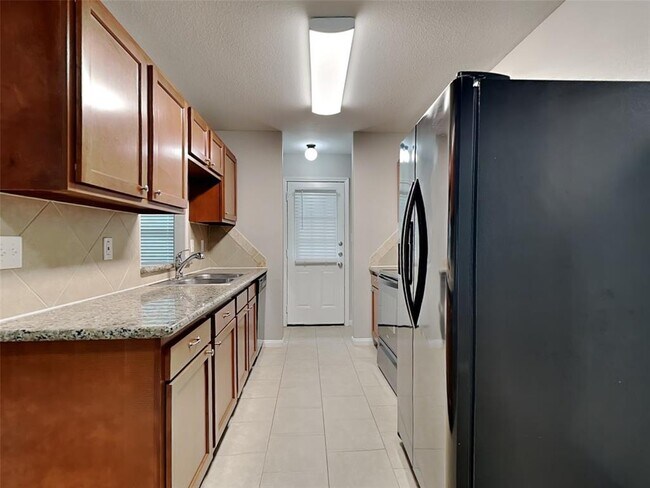 Building Photo - 10774 Royal York Dr