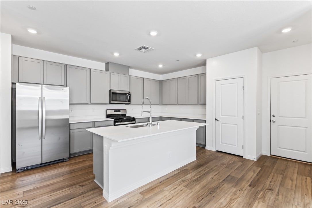 Foto principal - 2630 Aversa St