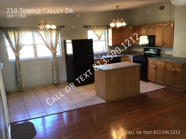 Photo - 210 Temple Valley Dr House