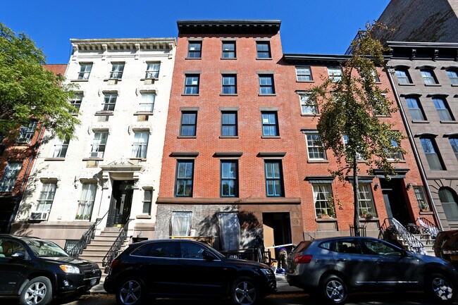 Building Photo - 333 W 20th St