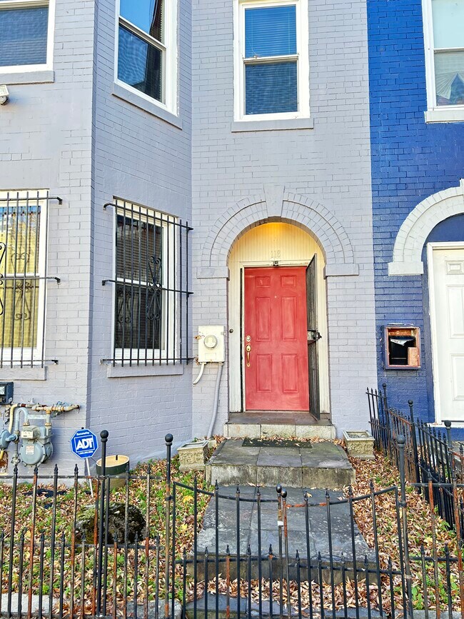Entrada principal - 118 Bates St NW