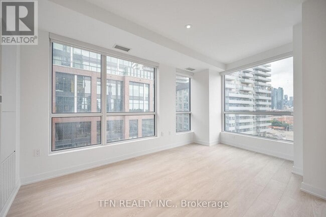 Building Photo - 15 Richardson St