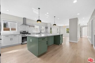 Building Photo - 2214 Benecia Ave