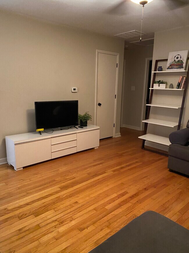 409 Jones Franklin Rd Unit A, Raleigh, NC 27606 Apartments in Raleigh