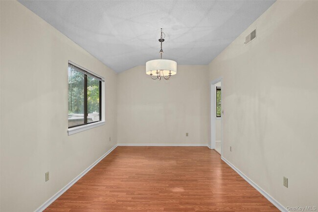 Building Photo - 205 Heritage Hills