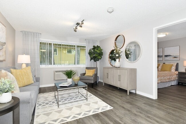 Building Photo - Madison at Parkrose