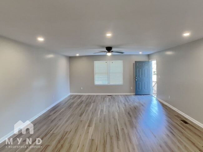 Building Photo - 214 Aspen Dr