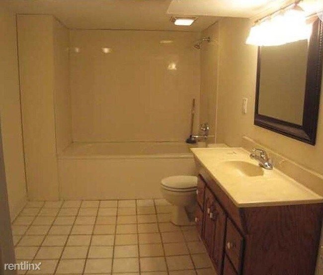 Building Photo - 5 br, 3 bath House - 6802 Hollow Creek Court