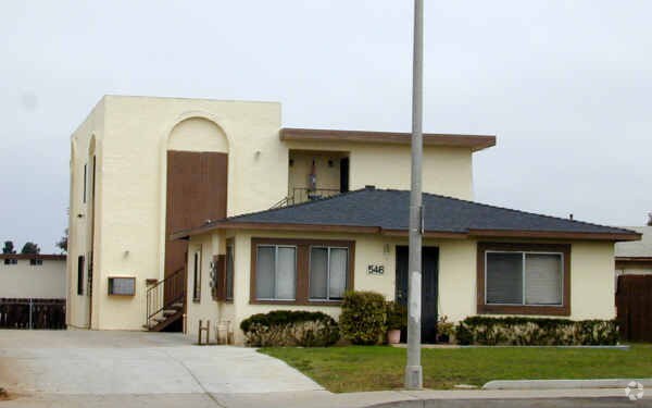 Building Photo - Fourplex & Sfr