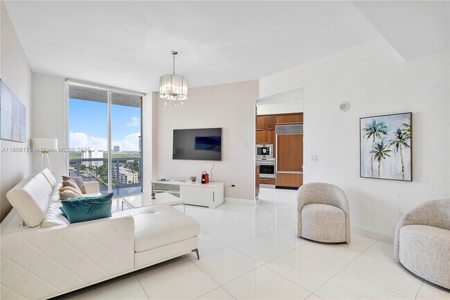 Foto del edificio - 15811 Collins Ave