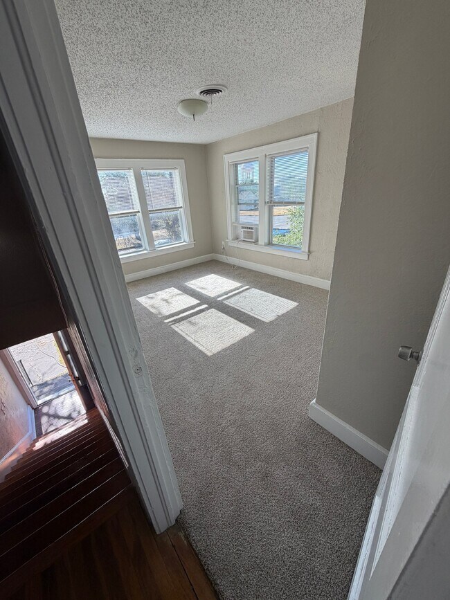 Foto del edificio - 2220 S Taylor St