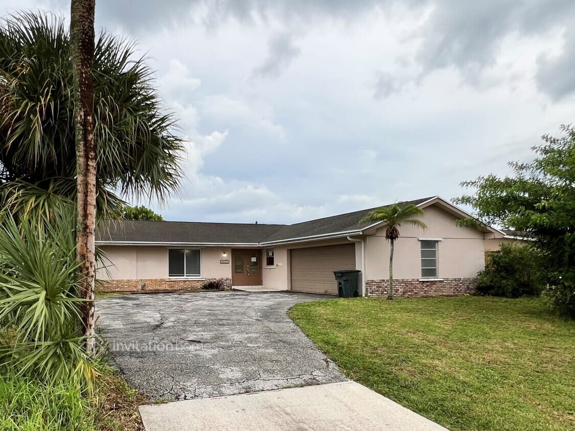 Foto principal - 10176 Dasheen Ave