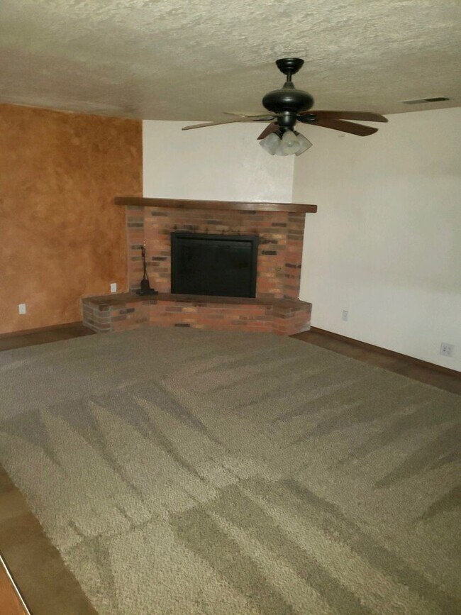 Foto del edificio - 3 br, 2 bath House - 5009 Sooner TRL NW