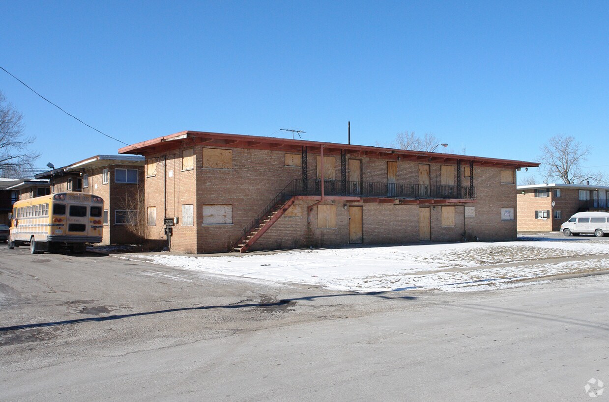 Primary Photo - 206 154th St