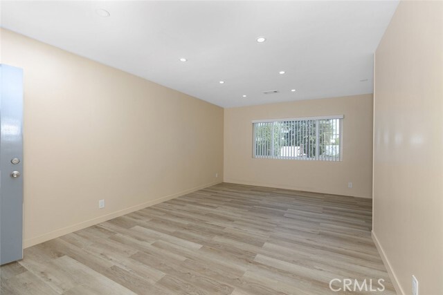 Foto del edificio - 5453 Kester Ave