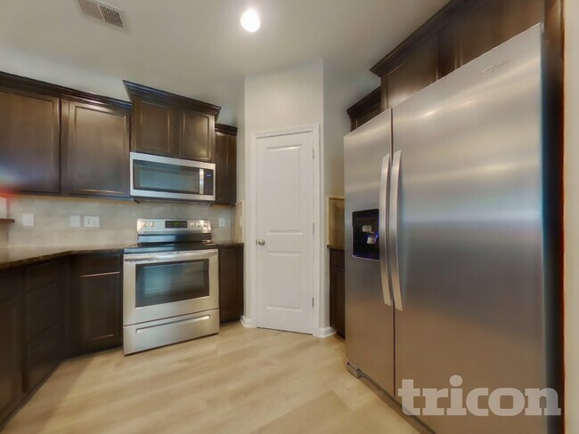 Foto del edificio - 209 Autumn Stroll Ct