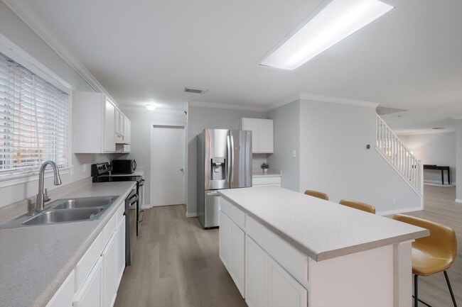 Building Photo - 834 Quitman Oak