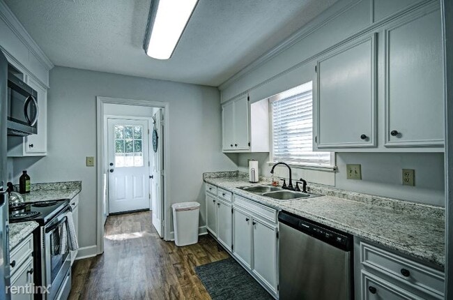 Building Photo - 2 br, 2 bath Townhome - 315 Peach Orchard Dr