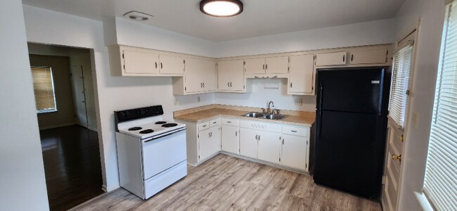 Foto del edificio - 3229 S 99th St