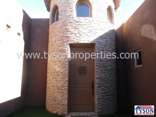 Building Photo - 6309 Del Carmen Dr NE