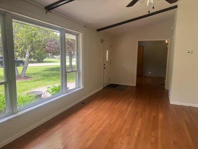 Foto del edificio - 6835 Paddock Ln