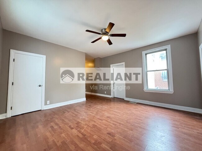 Building Photo - 128 W 31st St