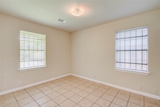 Building Photo - 9526 Balsam Ln