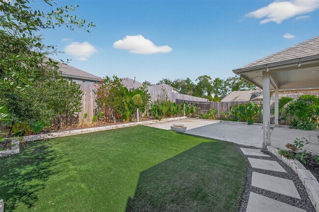 Building Photo - 2701 Sagedale Dr