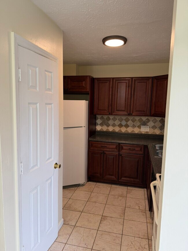 Foto del edificio - 557 Whitehall Ln
