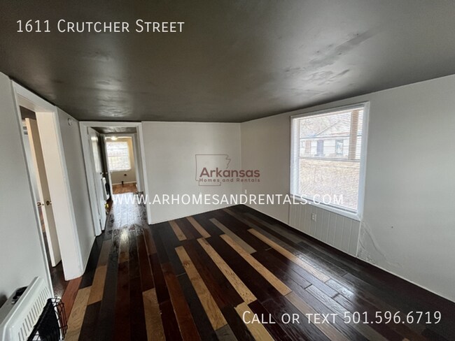 Foto del edificio - 1611 Crutcher St