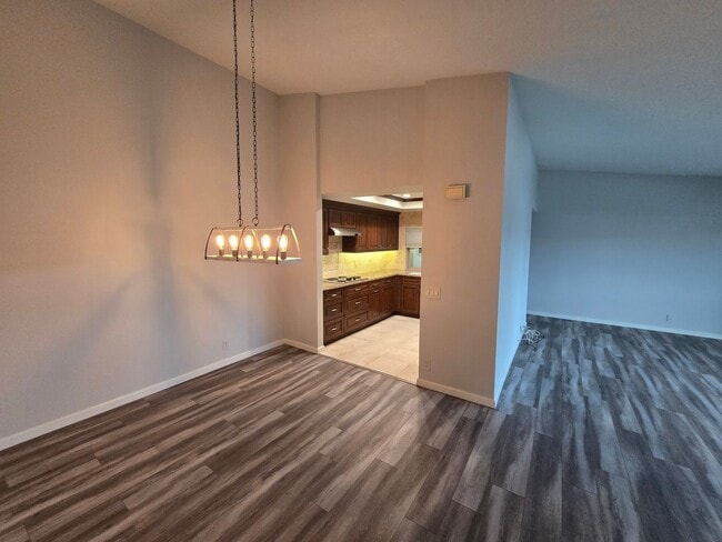 Foto del edificio - Landmark 55+ Community: Gorgeous Upper: 2 Bedroom 2 Bath Condo in a Guard Gated