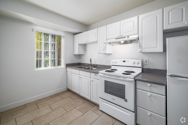 Estudio - 365SF - Carson Senior Village