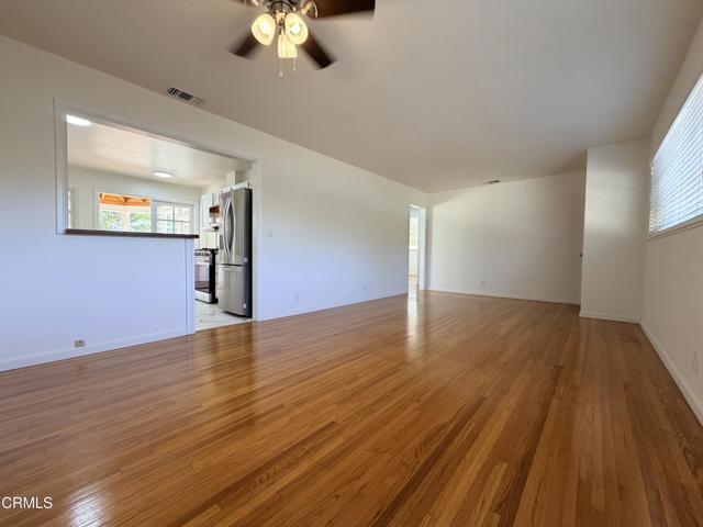 Foto del edificio - 933 Laurel Rd