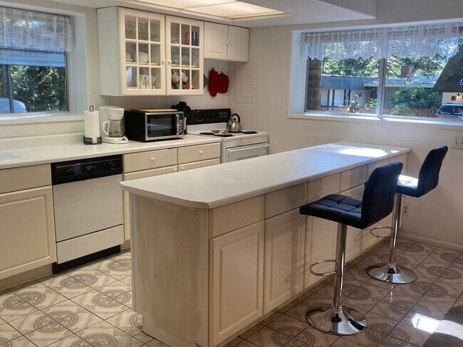 kitchen - 65357 E Bay Rd