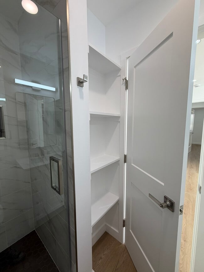 Building Photo - 2336 34th St