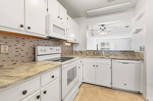 Foto del edificio - 1161 Shadow Lake Cir